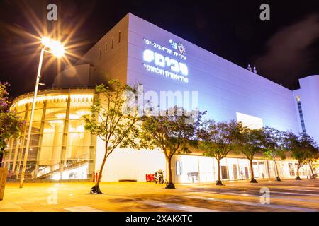 Tel Aviv, Israel - 3. Oktober 2023 - der Habima-Platz ist ein wichtiger öffentlicher Platz im Zentrum von Tel Aviv, wo sich das Habima-Theater, die Kultur, befindet Stockfoto