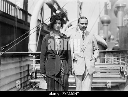 Jay Gould &amp; Ehefrau, zwischen 1910 und 1915. Zeigt Jay Gould II (1888–1935) mit seiner Frau Anne Douglass Graham. Stockfoto