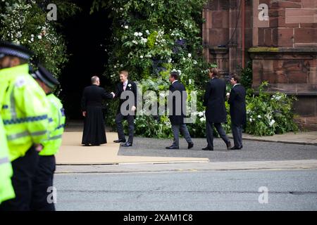 Duke of Westminster kommt an der Kathedrale von Chester an Stockfoto