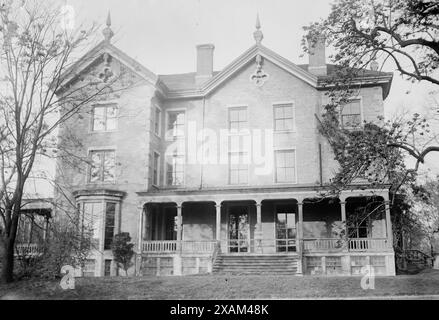 Lorillard House, Bronx Park, zwischen 1910 und 1915. Zeigt das Lorillard House, errichtet um 1850 von Pierre Lorillard, Bronx Park, New York City. Stockfoto