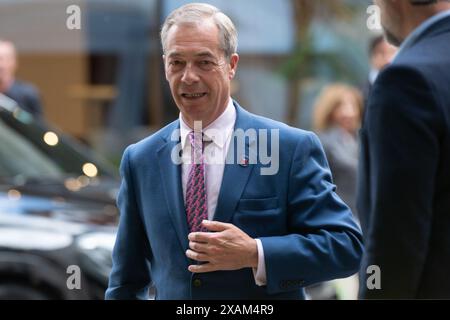 London, Großbritannien. Juni 2024. Nigel Farage – Leader of Reform UK – kommt zur ersten Wahldebatte beim BBC Broadcasting House. Quelle: Justin Ng/Alamy Live News Stockfoto