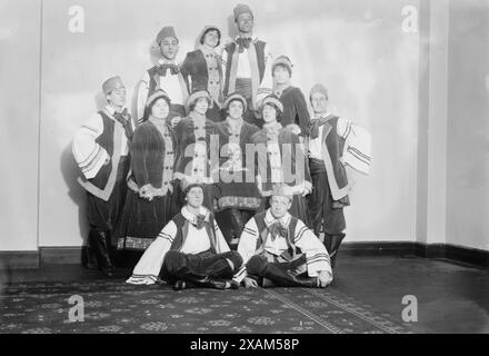 Wahlrechtstänzer - russische Gruppe, zwischen 1910 und 1915. Stockfoto