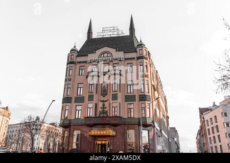 Belgrad, Serbien - 8. Februar 2024: Das Hotel Moskva ist ein 4-Sterne-Hotel in Belgrad, eines der ältesten Hotels Serbiens in Terazije. Stockfoto