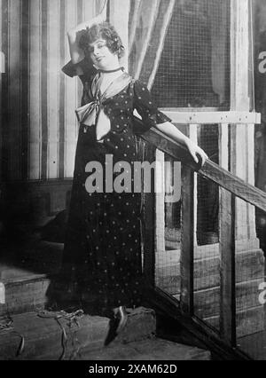 Farrar in "Julien", 1914. Zeigt die Opernsängerin Geraldine Farrar (1882–1967), die in der Oper „Julien“ von Gustave Charpentier auftrat, die am 26. Februar 1914 im Metropolitan Opera House eröffnet wurde. Stockfoto