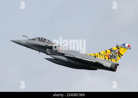 Dassault Rafale von Escadron de Chasse 3/30 Armée de l'Air et de l'Space „French Air and Space Force“ startet während des NATO-Tiger-Treffens in Schleswig ab, Jagel, Deutschland, 7. Juni 2024 (Foto: Cody Froggatt/News Images) Stockfoto