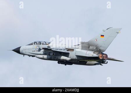 Jagel, Deutschland. Juni 2024. Panavia Tornado von Taktischen Luftwaffen Geschwader 51 Luftwaffe „Deutsche Luftwaffe“ startet während des NATO-Tiger-Treffens in Schleswig ab, Jagel, Deutschland, 7. Juni 2024 (Foto: Cody Froggatt/News Images) in Jagel, Deutschland am 7. Juni 2024. (Foto: Cody Froggatt/News Images/SIPA USA) Credit: SIPA USA/Alamy Live News Stockfoto