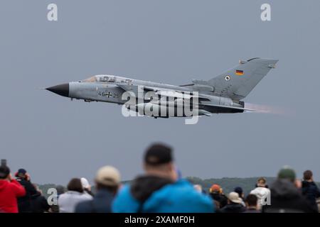 Jagel, Deutschland. Juni 2024. Panavia Tornado von Taktischen Luftwaffen Geschwader 51 Luftwaffe „Deutsche Luftwaffe“ startet während des NATO-Tiger-Treffens in Schleswig ab, Jagel, Deutschland, 7. Juni 2024 (Foto: Cody Froggatt/News Images) in Jagel, Deutschland am 7. Juni 2024. (Foto: Cody Froggatt/News Images/SIPA USA) Credit: SIPA USA/Alamy Live News Stockfoto