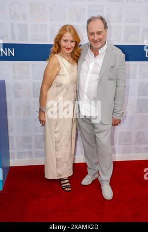 Birgitt Wolff und Harold Faltermeyer bei der Bertelsmann Sommerparty in der Bertelsmann Repräsentanz Berlin. *** Birgitt Wolff und Harold Faltermeyer bei der Bertelsmann Sommerparty in der Bertelsmann Vertretung in Berlin Stockfoto