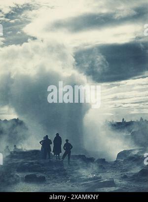 Pohutu Geysir, Rotorua. Aus dem Album: Kamerabilder von Neuseeland, 1920er Stockfoto