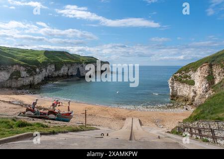Blick auf den Strand von North Landing, Flamborough, East Riding of Yorkshire, England, Großbritannien Stockfoto