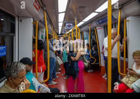 Passagiere in der U-Bahn, Madrid, Spanien Stockfoto