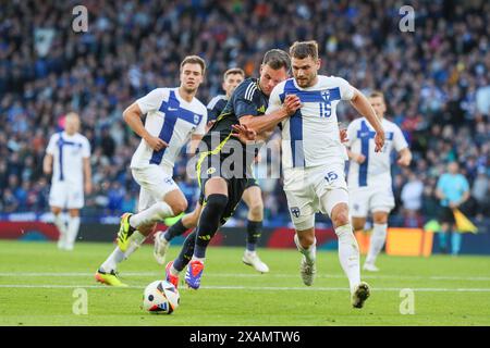 Glasgow, Großbritannien. Juni 2024. Schottland spielt Finnland in einem Freundschaftsspiel der UEFA International im Hampden Park, Fußballstadion, Glasgow, Schottland, Großbritannien. Dies ist das letzte Länderspiel Schottlands vor dem Spiel gegen Deutschland im Eröffnungsspiel der EM 2024. Quelle: Findlay/Alamy Live News Stockfoto