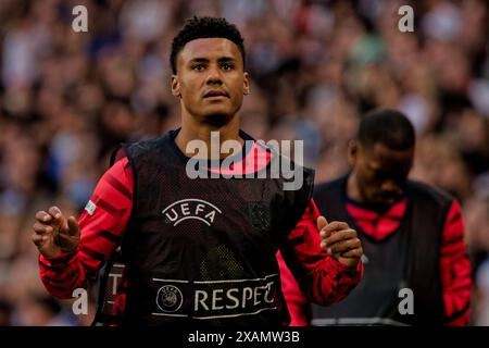 London, Großbritannien. Juni 2024. London, England, 07. Juni 2024: Ollie Watkins (18 England) wärmt während des Internationalen Freundschaftsspiels zwischen England und Island im Wembley Stadium in London auf. (Pedro Porru/SPP) Credit: SPP Sport Press Photo. /Alamy Live News Stockfoto