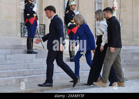 Paris, Frankreich. Oktober 2023. Julien Mattia/Le Pictorium - Volodymyr Zelensky im Elysee-Palast, 7. Juni 2024 - 07/10/2023 - France/Ile-de-France (Region)/Paris - Präsident Emmanuel Macron und seine Frau Brigitte Macron empfanden den ukrainischen Präsidenten Volodymyr Zelensky und seine Frau Olena Zelenska am 7. Juni 2024 im Pariser Palais de l’Elysee. Quelle: LE PICTORIUM/Alamy Live News Stockfoto