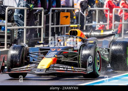 Sergio Perez (MEX) - Oracle Red Bull Racing - Red Bull RB20 - Honda RBPT während des Formel-1-AWS-Grand Prix du Canada 2024, Montreal, Quebec, Kanada, vom 6. Bis 9. Juni - Rang 9 von 24 der F1-Weltmeisterschaft 2024 Stockfoto