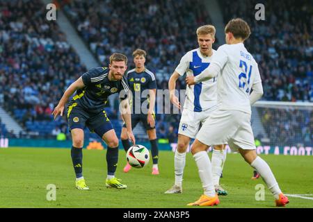 Glasgow, Großbritannien. Juni 2024. Schottland spielt Finnland in einem Freundschaftsspiel der UEFA International im Hampden Park, Fußballstadion, Glasgow, Schottland, Großbritannien. Dies ist das letzte Länderspiel Schottlands vor dem Spiel gegen Deutschland im Eröffnungsspiel der EM 2024. Quelle: Findlay/Alamy Live News Stockfoto