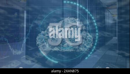 Bild: 5g-Text über rundem Scanner und Cloud-Symbolen vor dem Serverraum des Computers Stockfoto