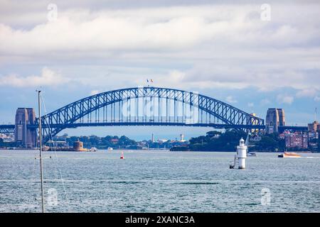 Sydney Harbour Bridge und Sydney Harbour von Watsons Bay in den östlichen Vororten, NSW, Australien Stockfoto