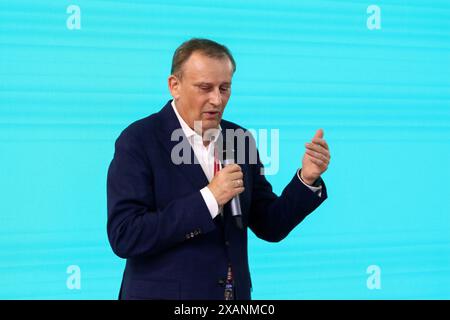 Sankt Petersburg, Russland. Juni 2024. Aleksandr Drozdenko, Gouverneur der Region Leningrad auf dem Internationalen Wirtschaftsforum von St. Petersburg 2024 (SPIEF 2024). Quelle: SOPA Images Limited/Alamy Live News Stockfoto