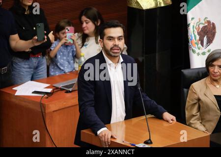 Legislativsitzung der Ständigen Kommission des mexikanischen Senats Ex-Kandidat für die Präsidentschaft der Partei Bürgerbewegung, Jorge Alvarez Maynez, während des Arbeitsberichts von Senatorin Laura Ballesteros im mexikanischen Senat. Am 6. Juni 2024 in Mexiko-Stadt. Mexico City CDMX Mexico Copyright: XLuisxBarronx Stockfoto