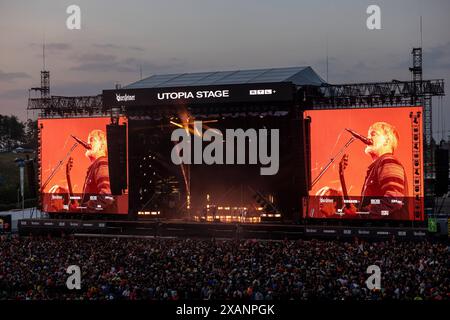 Rock am Ring, Festival Tag 1, Nürburgring, 07.-09.06.2024 Adenau, Deutschland - 7,6.2024: Königinnen der Steinzeit spielen bei Rock am Ring. Das Festiv Stockfoto