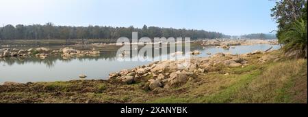 Pench National Park Environment Panorama, Flüsse, Seen, Grasland und Dschungel Stockfoto