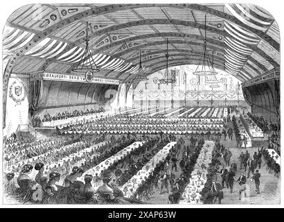 Unterhaltung der Minister Ihrer Majestät in der Ehrenamtlichen Bohrhalle in Bristol, 1868. Blick auf die große Unterhaltung, die mehreren Ministern Ihrer Majestät von der Bristol Conservative Association und ihrer Partei in den angrenzenden Countys Gloucester und Somerset gegeben wurde. Dieses Bankett fand im geräumigen Bohrsaal des Bristol Volunteer Corps statt... der für diesen Anlass schön eingerichtet und dekoriert war. Die Anzahl der Gäste, die an den Tischen saßen, betrug etwa 1000, und mit den Damen, die die Galerien oben füllten, wurde geschätzt, dass es mindestens 1500 Personen in der h gab Stockfoto