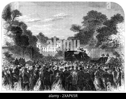 Beerdigung des verstorbenen Lord Brougham in Cannes, 1868. Lord Brougham... wurde in Cannes begraben, einem Ort, für den er immer eine große Zuneigung hatte... und an dem er in den letzten 32 Jahren seines Lebens mehr verbrachte als in England. Er ruht unter Freunden und Nachbarn, die seine großen und guten Qualitäten schätzten und schätzten. Die Beerdigung fand am Sonntag, dem 10. Mai, statt. Im gesamten Bezirk wurde ein universeller Wunsch geäußert, ihm eine öffentliche Beerdigung zu geben, aber diese Ehre wurde abgelehnt. Er liegt in der evangelischen Kirche, in der er mehr als 30 Jahre lang regelmäßiger Begleiter war Stockfoto