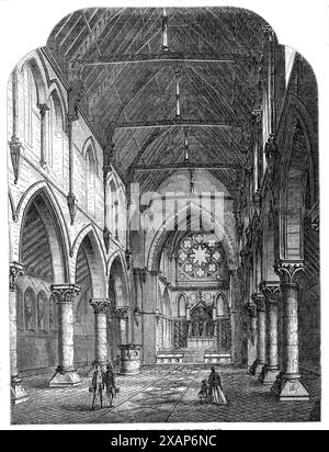 St. Peter's Church, Old Gravel-Lane, [London], 1869. Neue Kirche '...gebaut von der St. George's Mission... für diesen Bezirk mit etwa 8000 Seelen. Die Schwestern der Mission unterrichten in den Schulen, besuchen und entlasten die Armen und übernehmen die Leitung einer Industrieschule für die Ausbildung junger Mädchen für den Dienst. Sie verwalten auch ein Gefängnis im Land, um gefallene Frauen und Mädchen aus dem Osten Londons zu erholen... St. Die Peterskirche ist im Stil der späteren ersten Spitzgotik erbaut, faced...internally mit roten Ziegeln, Bändern und Mustern aus schwarzen Ziegeln. Die Spalten des Hauptbereichs Stockfoto