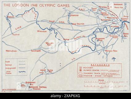 „Die Olympischen Spiele 1948 in London“ – Rückseite, 1948. Souvenirbroschüre für Besucher der Olympischen Spiele mit einer Karte der Gegend westlich von London mit Bahn- und U-Bahnlinien, Bahnhöfen und Sportplätzen in Französisch, Spanisch und Englisch: "Hockey, Olympiazentrum, (Housing/Logements/Alojamiento), Trainingsstrecke - Piste d'Entrenamiento, Stadion - Stade - Estadio". Ebenfalls gezeigt werden das Empire Stadium und der Empire Pool. Die Olympischen Sommerspiele 1948 (offiziell die Spiele der XIV. Olympiade und auch als London 1948 bekannt) waren eine internationale Multisportveranstaltung Stockfoto