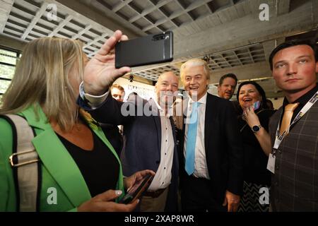 Aalst, Belgien. Juni 2024. Der niederländische rechtsextreme Politiker Geert Wilders wurde während eines Treffens der flämischen rechtsextremen Partei Vlaams Belang in Aalst am Samstag, den 08. Juni 2024, dargestellt. Die Wahlen zum Europäischen Parlament, zur Abgeordnetenkammer sowie zum Regional- und Gemeinschaftsparlament in Belgien finden am Sonntag, den 9. Juni 2024, statt. BELGA FOTO NICOLAS MAETERLINCK Credit: Belga News Agency/Alamy Live News Stockfoto