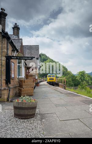 Baureihe 47, die auf der Llangollen Railway am Bahnhof Berwyn in Nordwales betrieben wird. Stockfoto