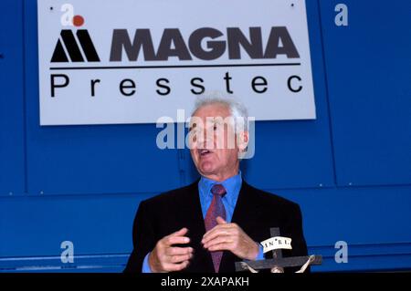 AUFZEICHNUNGSDATUM NICHT ANGEGEBEN Logo, Magna, stronach, Frank Stockfoto