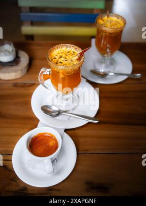 Canelazo, traditionelles kolumbianisches Getränk Stockfoto