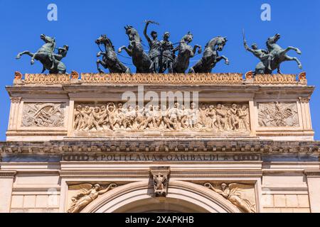 Die Quadriga des Theaters Politeama Garibaldi in Palermo, Sizilien Stockfoto