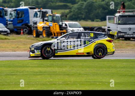 Daryl Deleon 18 Unlimited Motorsport FP1 während des BTCC auf dem Thruxton Circuit, Andover, Großbritannien am 8. Juni 2024. Foto von Chris Williams. Nur redaktionelle Verwendung, Lizenz für kommerzielle Nutzung erforderlich. Keine Verwendung bei Wetten, Spielen oder Publikationen eines einzelnen Clubs/einer Liga/eines Spielers. Quelle: UK Sports Pics Ltd/Alamy Live News Stockfoto