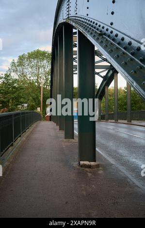 29. Mai 2024: Ruswarp/UK: Iron Bridge bei ruswarp außerhalb von whitby im Norden yorkshires Stockfoto