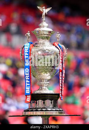 Ein allgemeiner Überblick über die Trophäe vor dem Finale des Betfred Challenge Cup im Wembley Stadium, London. Bilddatum: Samstag, 8. Juni 2024. Stockfoto
