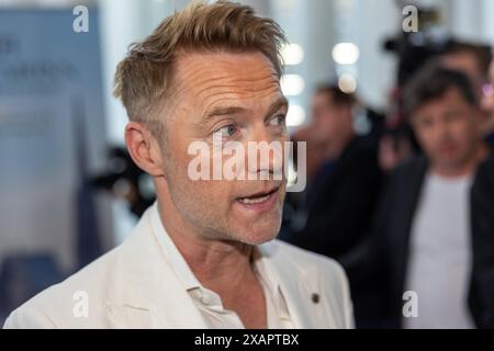 Der Europäische Kulturpreis in der Philarmonie in Luxemburg - 07. 06,2024 Ronan KEATING auf dem Roten Teppich im Foyer der Phillharmonie Luxembourg Luxembourg Kirchberg Luxemburg *** Europäischer Kulturpreis in der Philharmonie Luxemburg 07 06 2024 Ronan KEATING auf dem roten Teppich im Foyer der Philharmonie Luxembourg Luxembourg Kirchberg Luxembourg Copyright: XBonn.digitalx/xMarcxJohnx Stockfoto