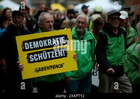 "Hamburg, Deutschland - 06 07 2024" Demonstration gegen Rechtsextremismus und für Demokratie, Europawahlen Stockfoto