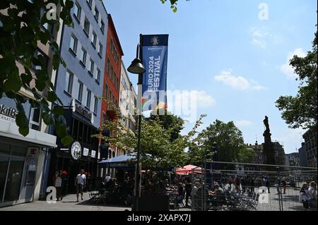 Flagge Fahne der UEFA Euro 2024 - Fussball Europameisterschaft *** Flagge der UEFA Euro 2024 Europameisterschaft Stockfoto