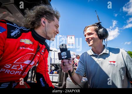 Elkhart Lake, Wi, USA. Juni 2024. Der Fahrer DER NTT INDYCAR-SERIE, SANTINO FERRUCCI (14) aus Woodbury, Connecticut, gibt ein Interview mit den Medien während des XPEL Grand Prix auf der Road America in Elkhart Lake, WI. (Kreditbild: © Walter G. Arce Sr./ASP via ZUMA Press Wire) NUR REDAKTIONELLE VERWENDUNG! Nicht für kommerzielle ZWECKE! Stockfoto