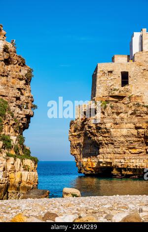 Blick auf den Strand von Lama Monachile, Polignano a Mare, Italien Stockfoto