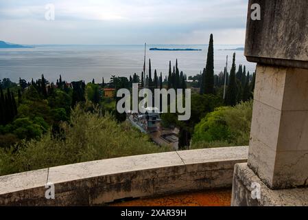 Italien, Gardasee: 04.2022. Legendäres Haus: Villa Gabriele d'Annunzio. Gardasee: Villa Vittoriale Villa Museum Stockfoto