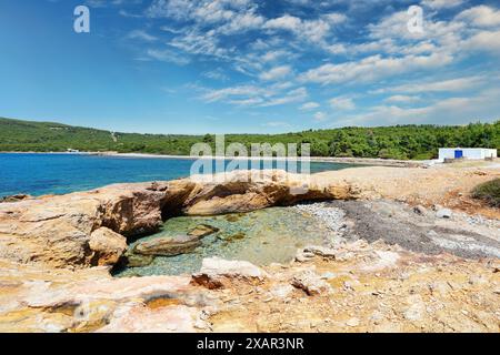 Die Kapelle und der Strand Kyra Panagia der Insel Skyros in Sporaden, Griechenland Stockfoto