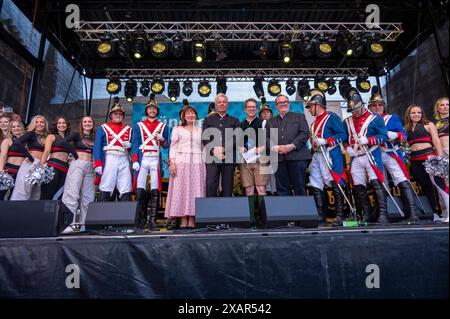 Eroeffnung des 866. Stadtgeburtstags mit Oberbuergermeister Dieter Reiter und der Münchner Stadtwache sowie den Münchner Cheerleadern *** Eröffnung des 866. Stadtgeburtstags mit Bürgermeister Dieter Reiter, der Münchner Stadtgarde und den Münchner Cheerleadern Stockfoto