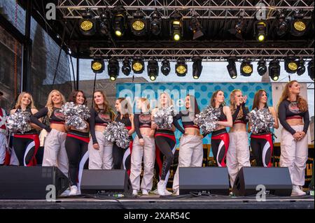 Eroeffnung des 866. Stadtgeburtstags mit den Münchner Cheerleadern *** Eröffnung des 866. Stadtgeburtstages mit den Münchner Cheerleadern Stockfoto