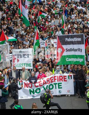 London, England, Großbritannien. Juni 2024. Pro-palästinensische Demonstranten marschieren in Zentral-London gegen israelische Militäroperation gegen die Hamas in Gaza. (Kreditbild: © Tayfun Salci/ZUMA Press Wire) NUR REDAKTIONELLE VERWENDUNG! Nicht für kommerzielle ZWECKE! Stockfoto