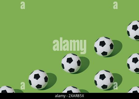 Trendiges Fußballmuster auf hellgrünem Hintergrund mit Kopierraum. Minimales Sportkonzept. Kreative Idee für Fußball oder Fußball. Stockfoto