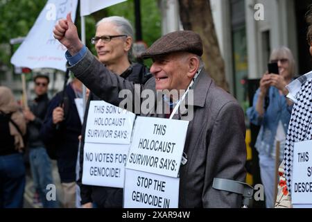 London, Vereinigtes Königreich. Juni 2024. Tausende von Menschen marschierten in Solidarität mit Palästina und forderten einen Waffenstillstand, während Israel seine Angriffe auf Gaza fortsetzt, während Pro-Israel-Demonstranten Gegendemonstration veranstalten. Laura Gaggero/Alamy Live News Stockfoto